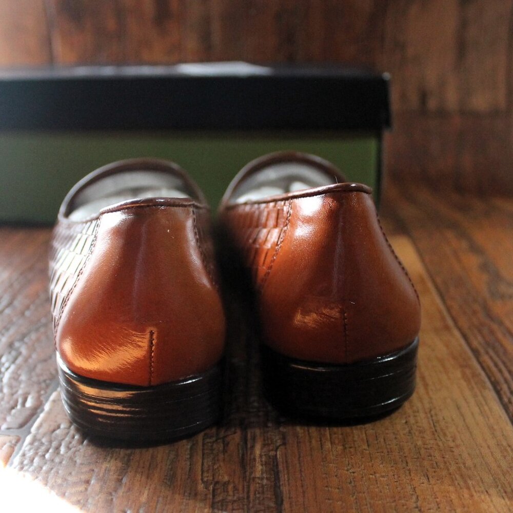 NIB Trotters "Liz" Woven Loafers, Brown Leather, 7.5M - Picture 6 of 11